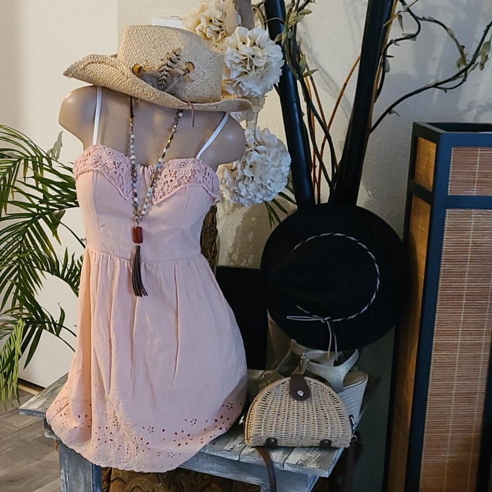 SALE PEACH EMBROIDERED MINI FLOWER LACE DRESS - Picture 2 of 16